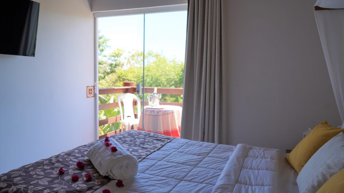 Quarto triplo com sacada – 08