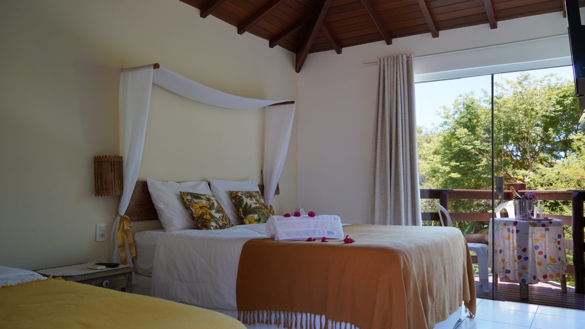 Quarto triplo com sacada – 05